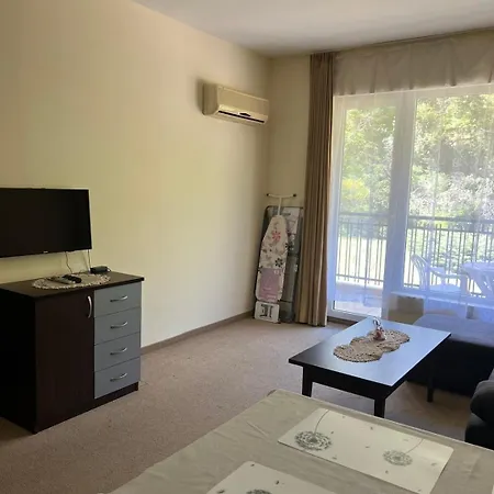 Park - Pool & Free Parking In Golden Sands *
