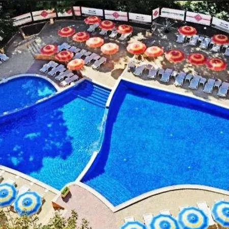 Park - Pool & Free Parking In Golden Sands