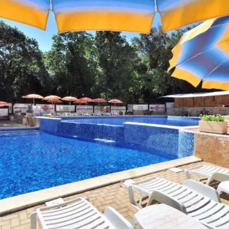 Park - Pool & Free Parking In Golden Sands Апартаменты
